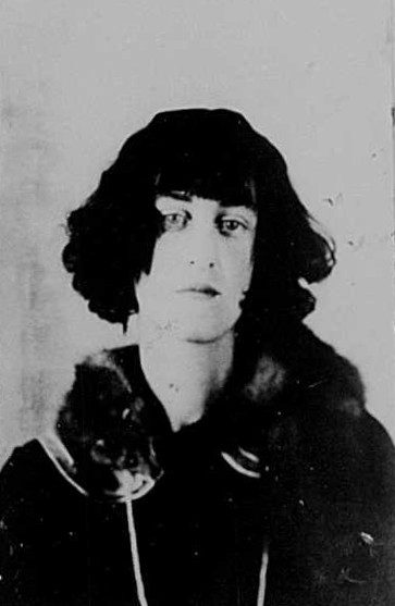 Ruth Trumbull Hayden r. 1921 před cestou do Francie