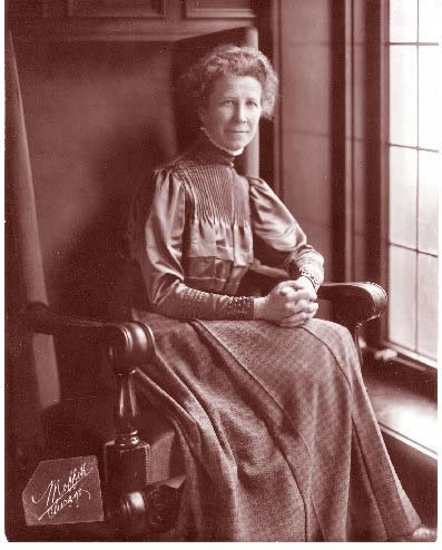 Alice Moore, ~1910
