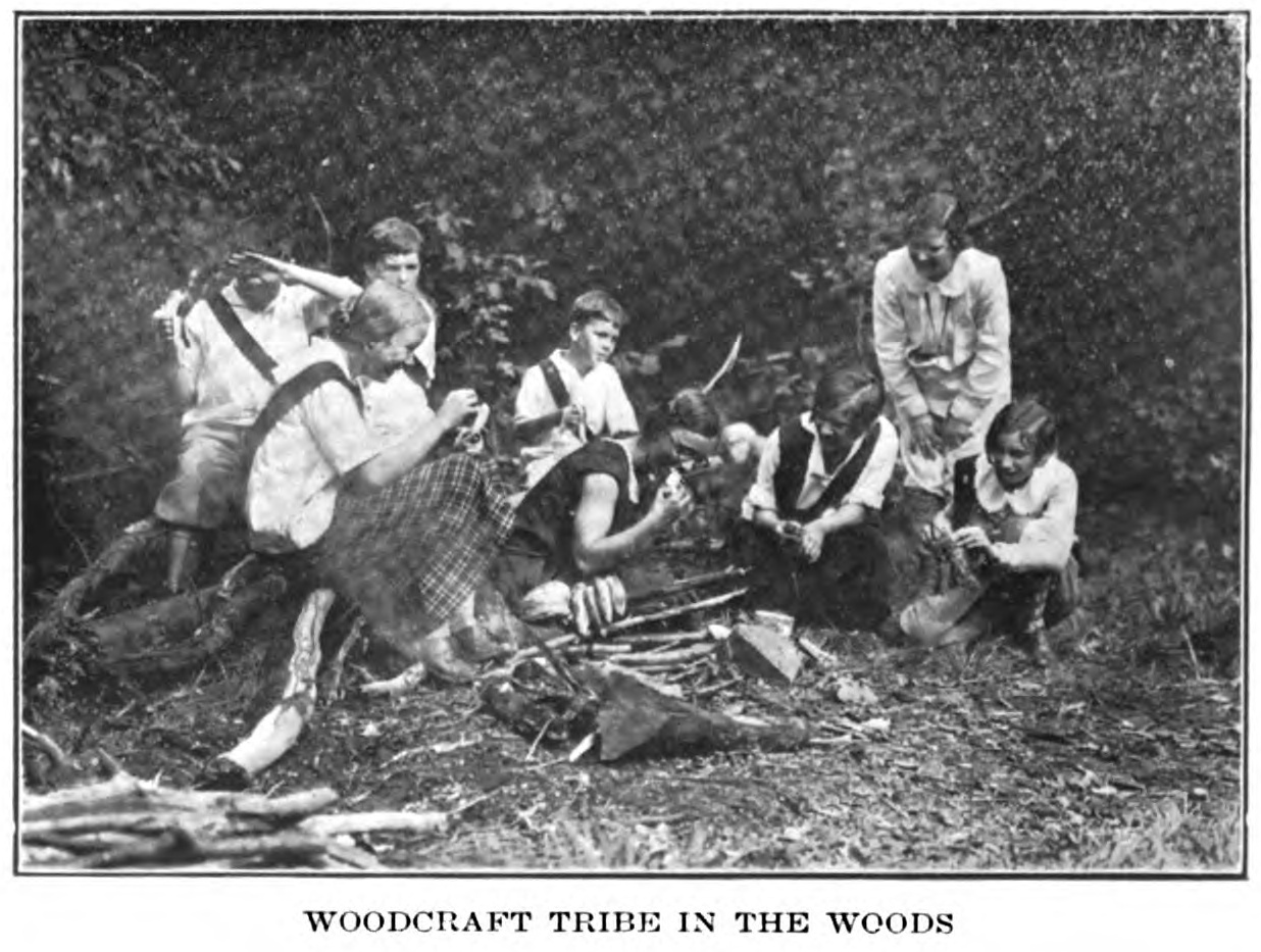 Woodcrafterský kmen ze State Islandu na výpravě.