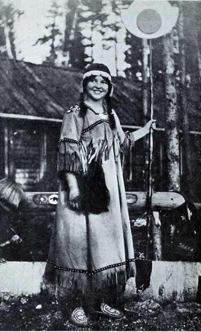 The Woodcraft Girls in the City 1918-illus11.jpg